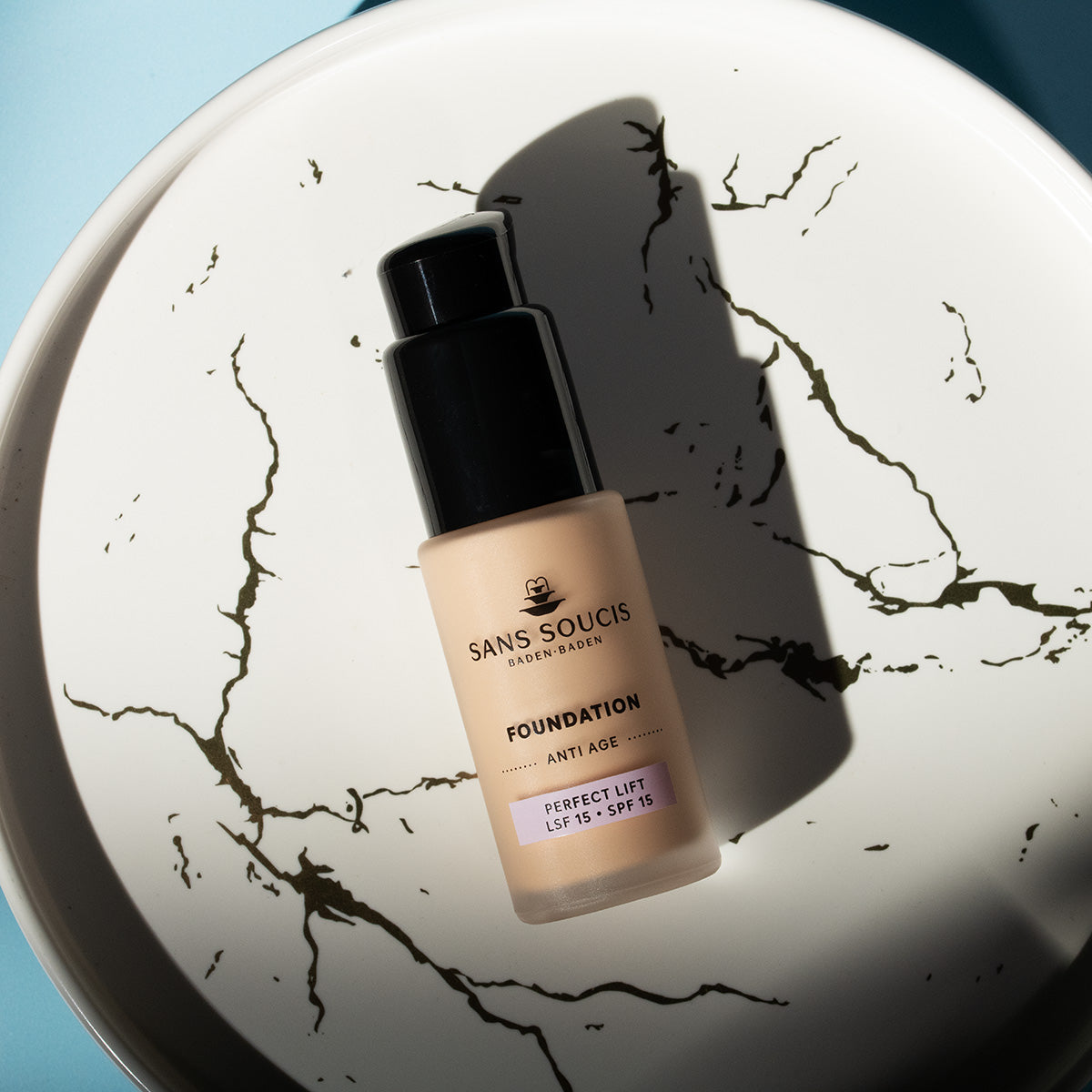 sans-soucis-perfect-lift-foundation-30-ml-straffend-seidig-10-light image 3